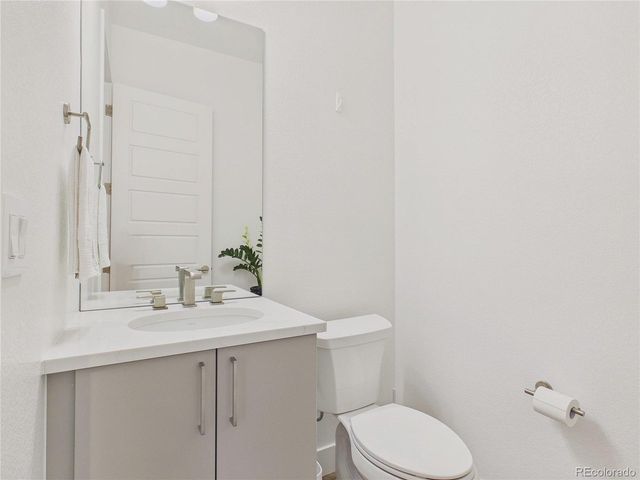 7437 Skygazer St, Castle Pines, CO 80108