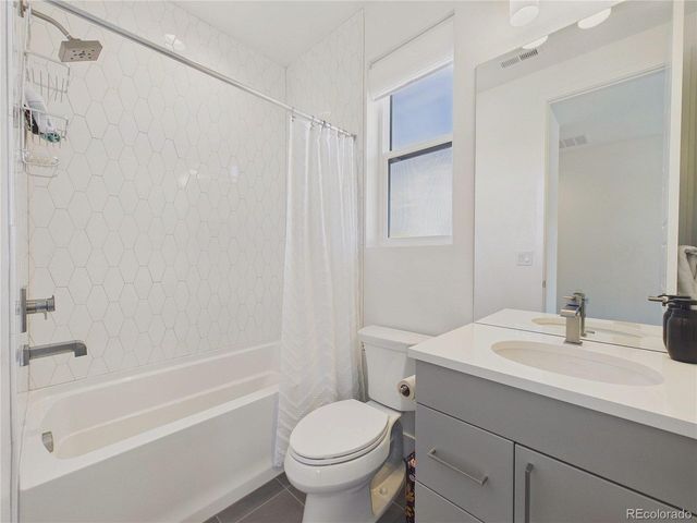 7437 Skygazer St, Castle Pines, CO 80108