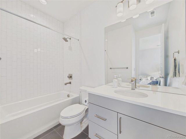 7437 Skygazer St, Castle Pines, CO 80108