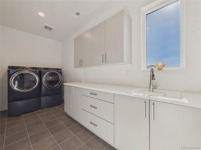 7437 Skygazer St, Castle Pines, CO 80108