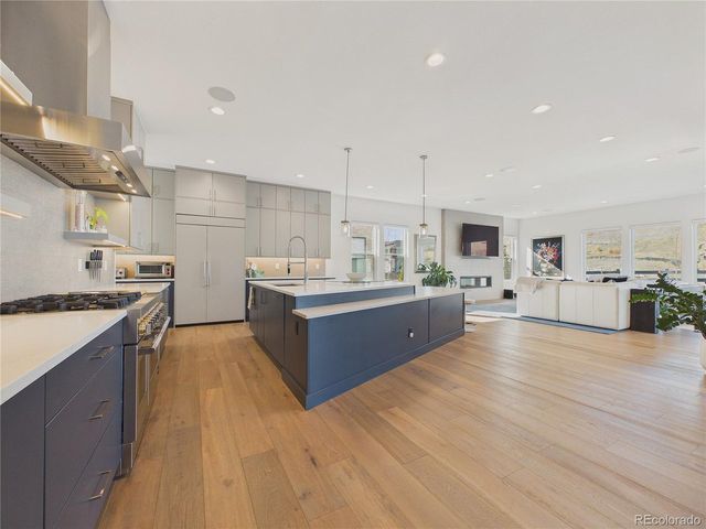 7437 Skygazer St, Castle Pines, CO 80108