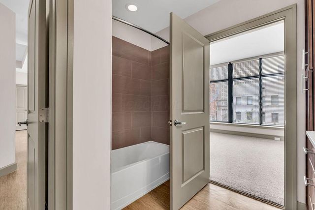 51 N High Street, 302, Columbus, OH 43215