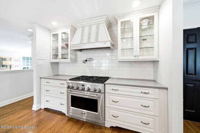 12601 N Osage Rd, Anchorage, KY 40223