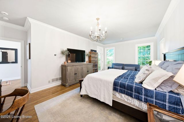 12601 N Osage Rd, Anchorage, KY 40223