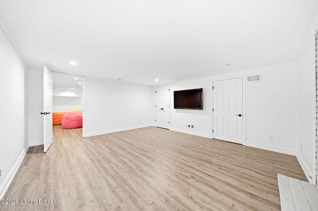 12601 N Osage Rd, Anchorage, KY 40223