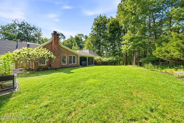 12601 N Osage Rd, Anchorage, KY 40223