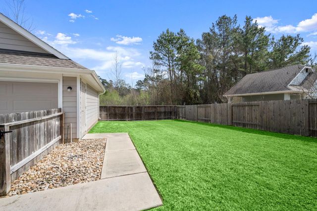 206 N Lynx Trail, Montgomery, TX 77316