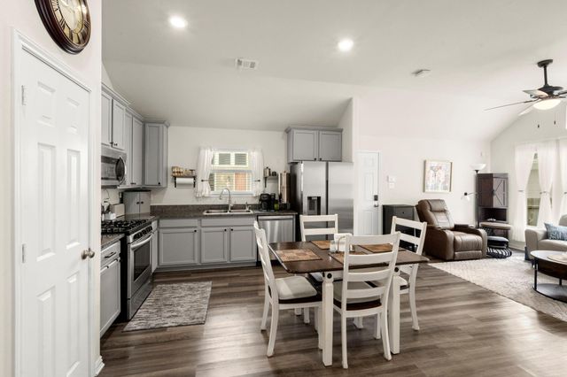 206 N Lynx Trail, Montgomery, TX 77316