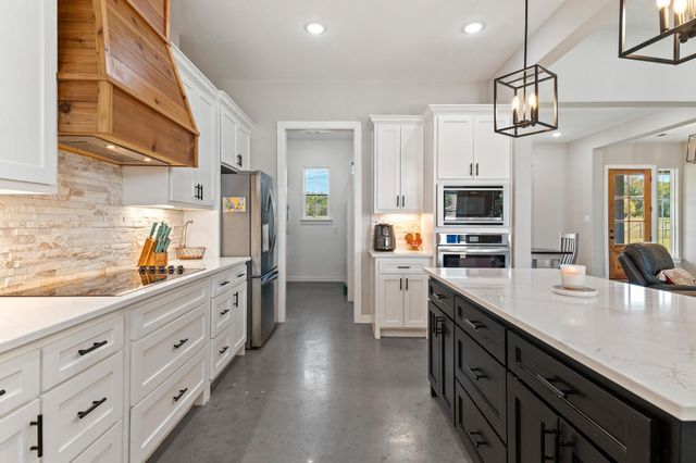 856 Yowell Hill Road, Whitewright, TX 75491