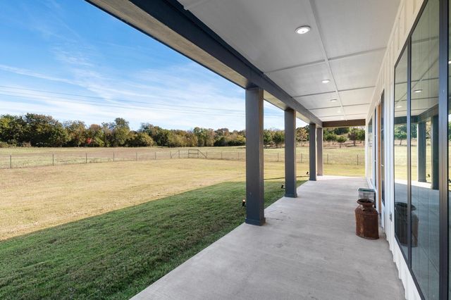 856 Yowell Hill Road, Whitewright, TX 75491