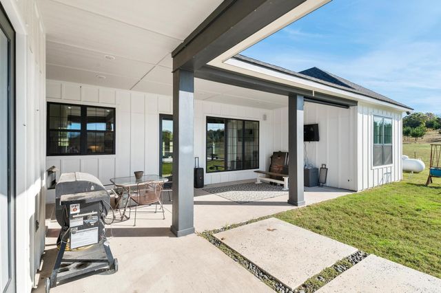 856 Yowell Hill Road, Whitewright, TX 75491