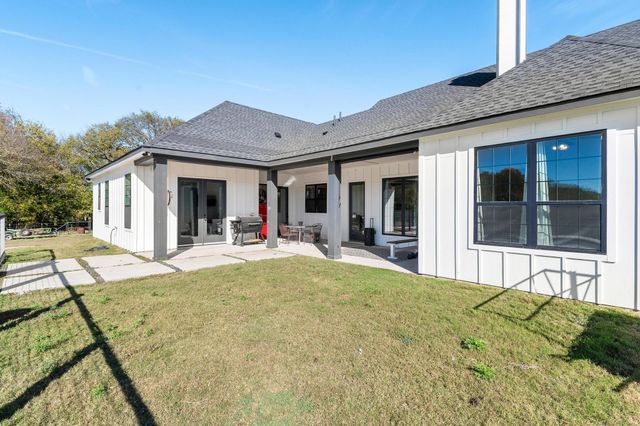 856 Yowell Hill Road, Whitewright, TX 75491