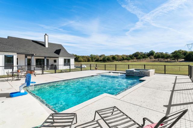 856 Yowell Hill Road, Whitewright, TX 75491