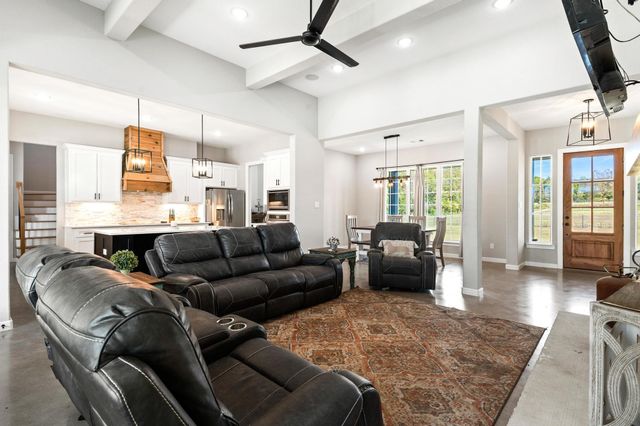 856 Yowell Hill Road, Whitewright, TX 75491