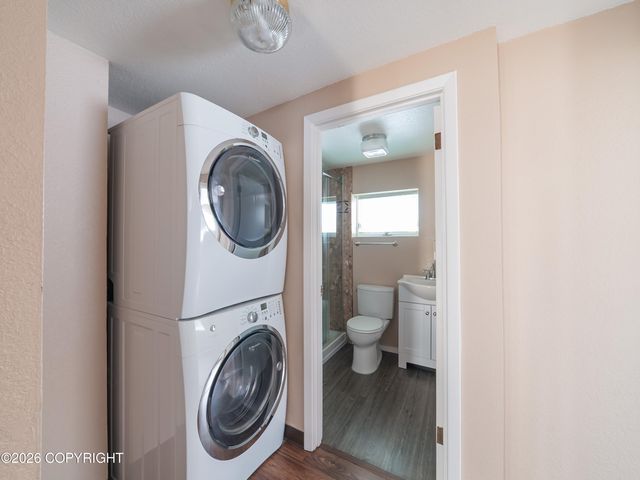 221 Creekside Street, Anchorage, AK 99504