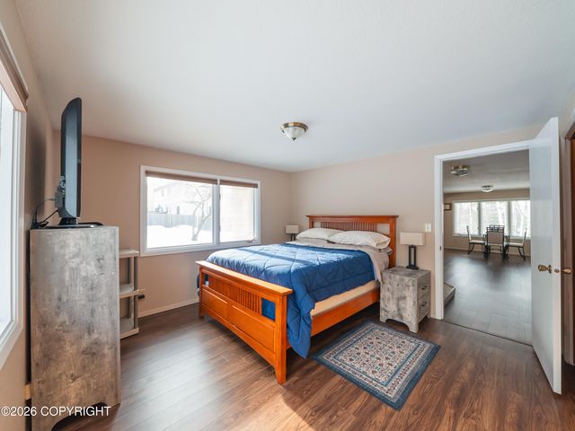 221 Creekside Street, Anchorage, AK 99504