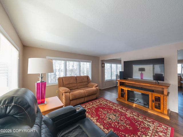 221 Creekside Street, Anchorage, AK 99504