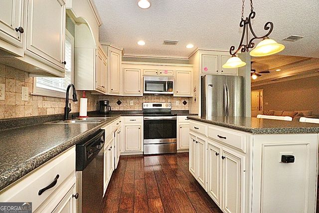 4113 Bright Creek, Hahira, GA 31632