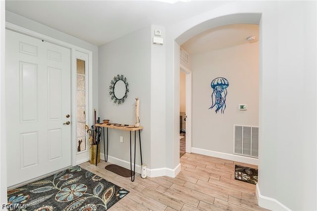 9318 Aviano DR 102, Fort Myers, FL 33913