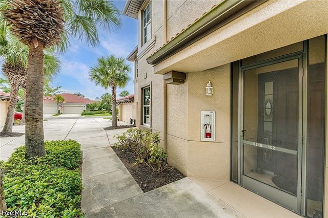 9318 Aviano DR 102, Fort Myers, FL 33913