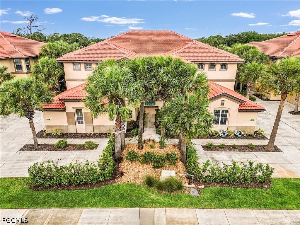 9318 Aviano DR 102, Fort Myers, FL 33913