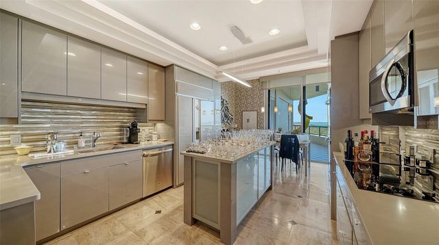 435 L AMBIANCE DRIVE J704, Longboat Key, FL 34228