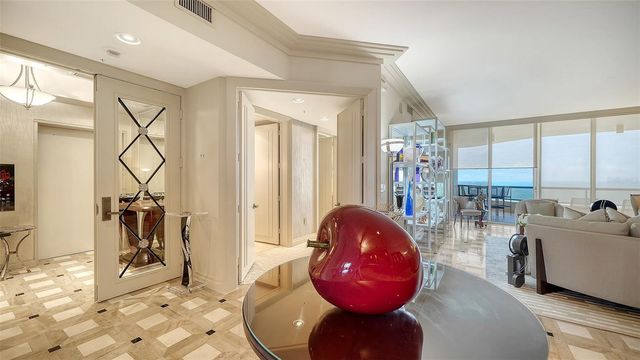 435 L AMBIANCE DRIVE J704, Longboat Key, FL 34228