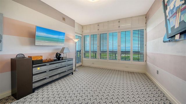 435 L AMBIANCE DRIVE J704, Longboat Key, FL 34228