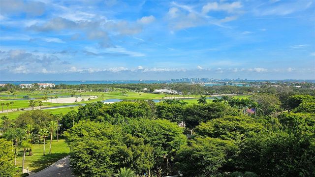 435 L AMBIANCE DRIVE J704, Longboat Key, FL 34228