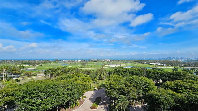 435 L AMBIANCE DRIVE J704, Longboat Key, FL 34228