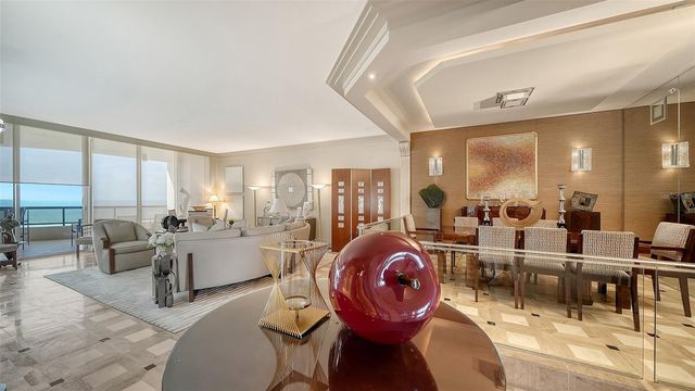 435 L AMBIANCE DRIVE J704, Longboat Key, FL 34228