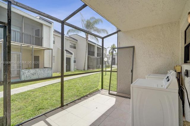 4511 Treehouse Ln B, Tamarac, FL 33319