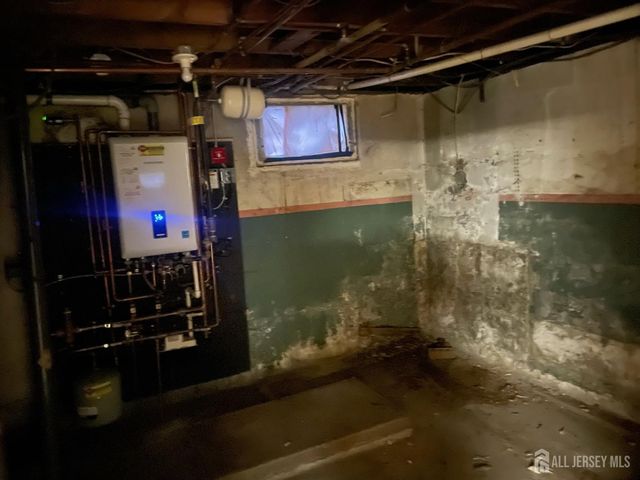 234 Old Road, Sewaren, NJ 07077