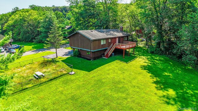 2 Mountain View Court, Pomona, NY 10970