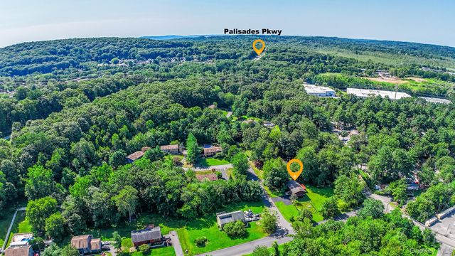 2 Mountain View Court, Pomona, NY 10970