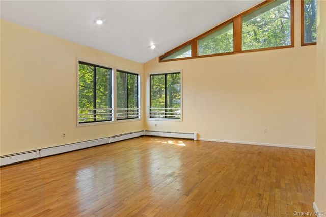 2 Mountain View Court, Pomona, NY 10970