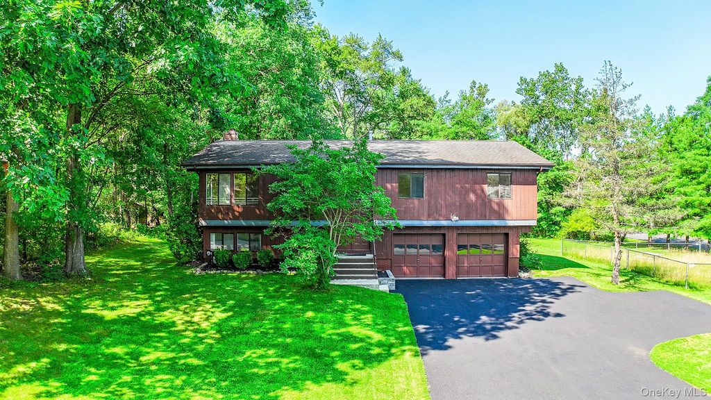 2 Mountain View Court, Pomona, NY 10970
