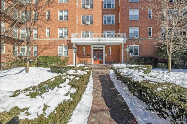 68-37 108 Street 6L, Forest Hills, NY 11375