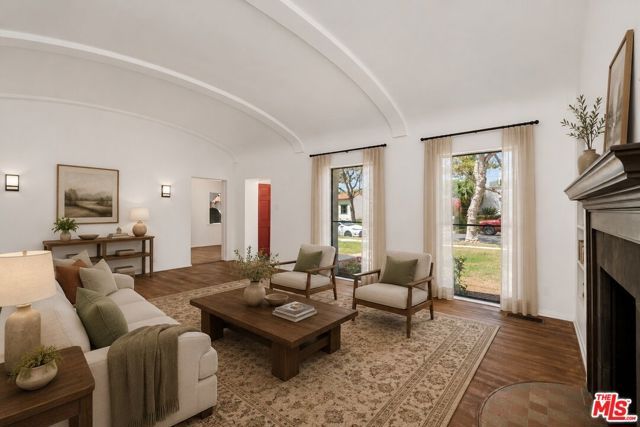 340 S Maple Drive, Beverly Hills, CA 90212