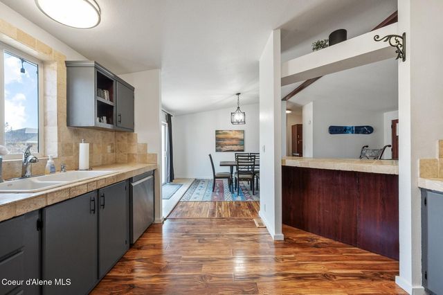 662 Roberson Way, Sandpoint, ID 83864