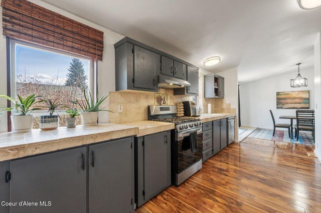 662 Roberson Way, Sandpoint, ID 83864