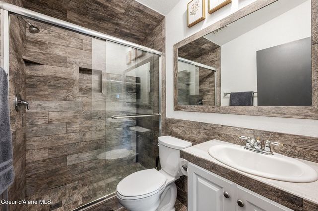 662 Roberson Way, Sandpoint, ID 83864