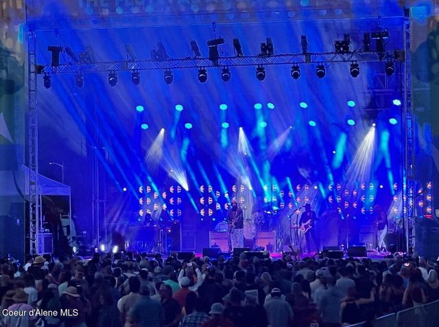 662 Roberson Way, Sandpoint, ID 83864