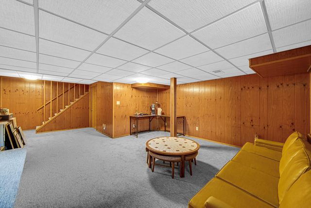 2542 Naples Drive, Schererville, IN 46375
