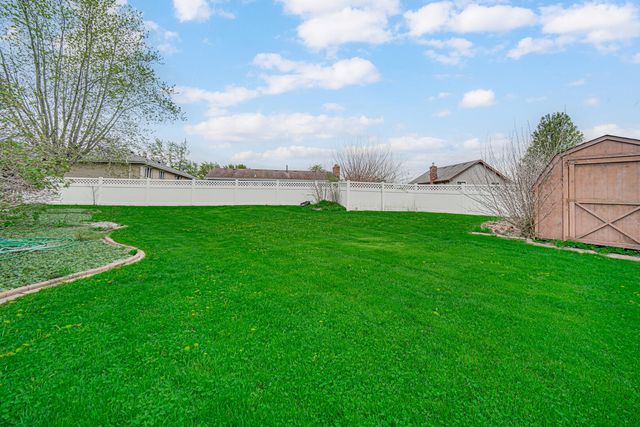 2542 Naples Drive, Schererville, IN 46375