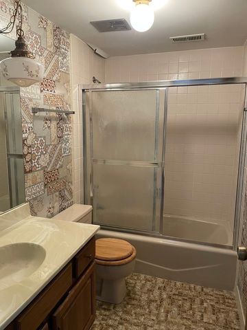 2 Cinnamon Creek Drive 2S, Palos Hills, IL 60465