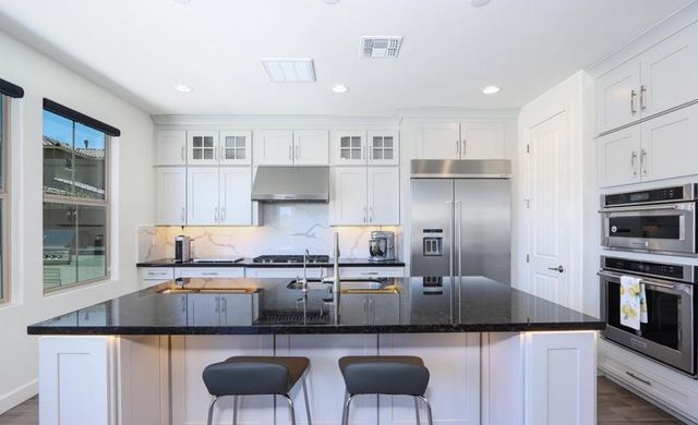 948 W Yosemite Drive, Chandler, AZ 85248