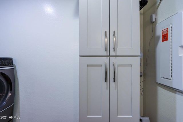 948 W Yosemite Drive, Chandler, AZ 85248