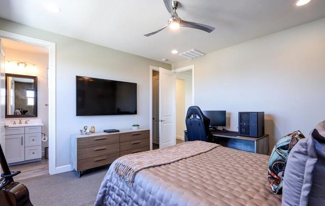 948 W Yosemite Drive, Chandler, AZ 85248