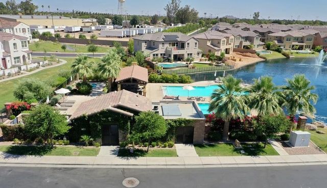 948 W Yosemite Drive, Chandler, AZ 85248